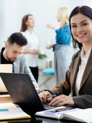 medium-shot-woman-working-laptop